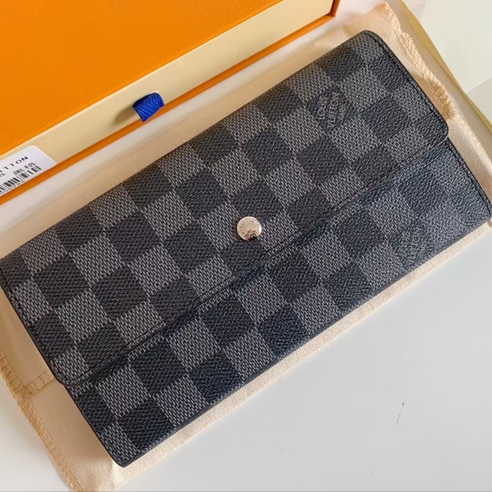 <AUTHENTIC>Louis Vuitton  wallet - Picture 4 of 9